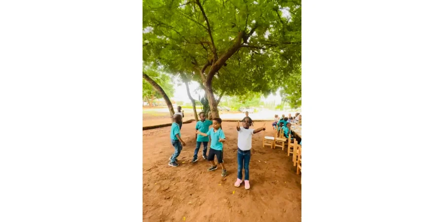 Nos élèves de la maternelle du Complexe de la Caisse ont visité leurs camarades du Complexe d’Agoè.