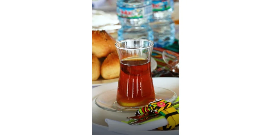 À l’occasion de la Journée Internationale du Petit-Déjeuner🍱, nous avons organisé dans nos écoles, en collaboration avec l’Ambassade de Türkiye au Togo🇹🇬🇹🇷, le petit-déjeuner turc, qui est une marque de convivialité et de générosité.✨  Dünya Kahvaltı Günü