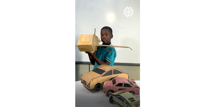 En Sciences & Technologie, nos élèves ont relevé le défi : réaliser des objets créatifs à partir de carton recyclé ♻️ Un projet durable qui allie imagination et travail d’équipe 💡🌍  #maariftogo #maarif #education #Togo #lomé